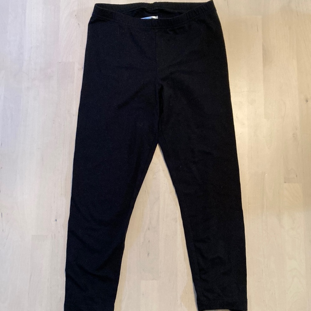 Old navy, black leggings and a size S